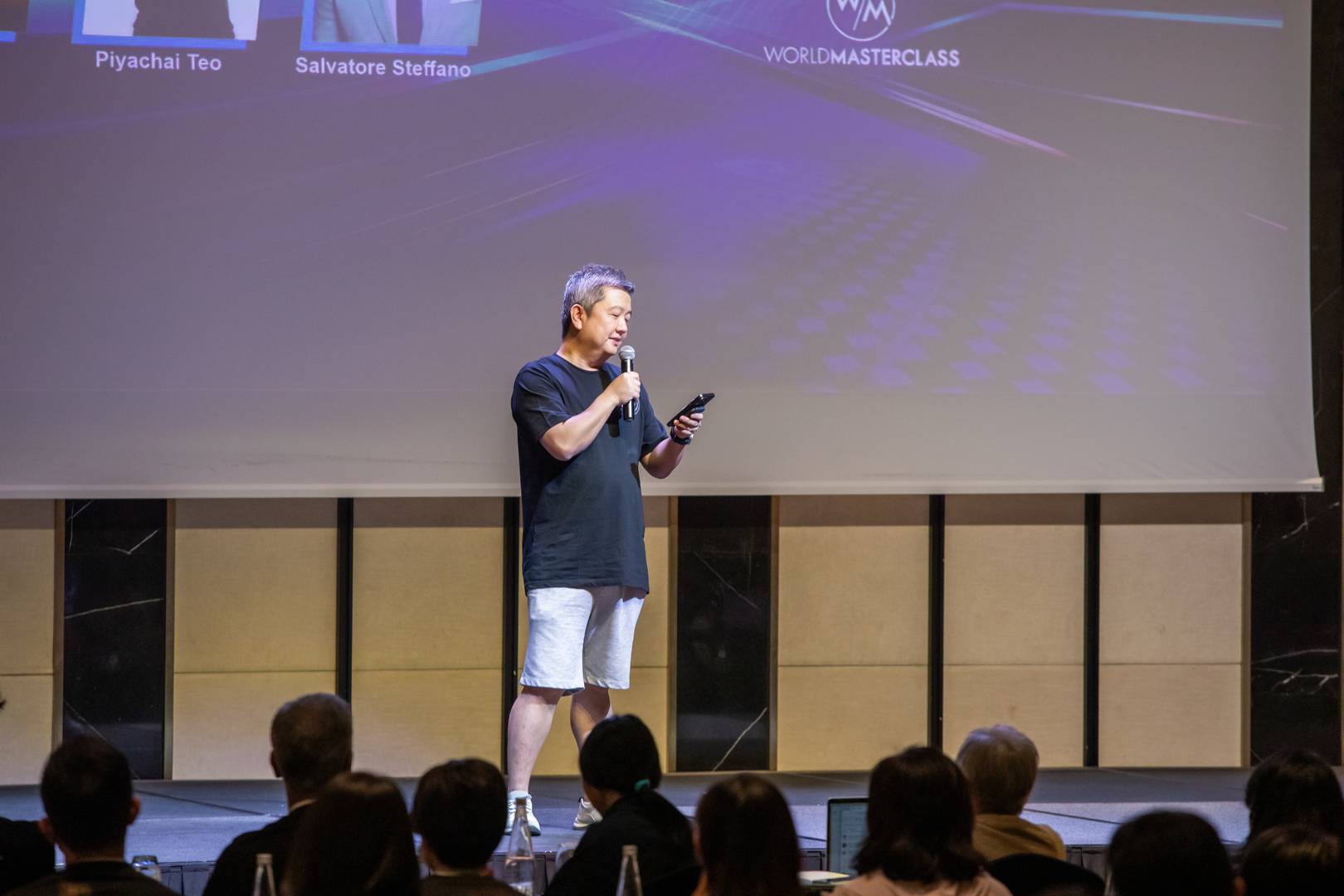 Vince Tan teaching interactively at WorldMasterclass workshop with engaged audience